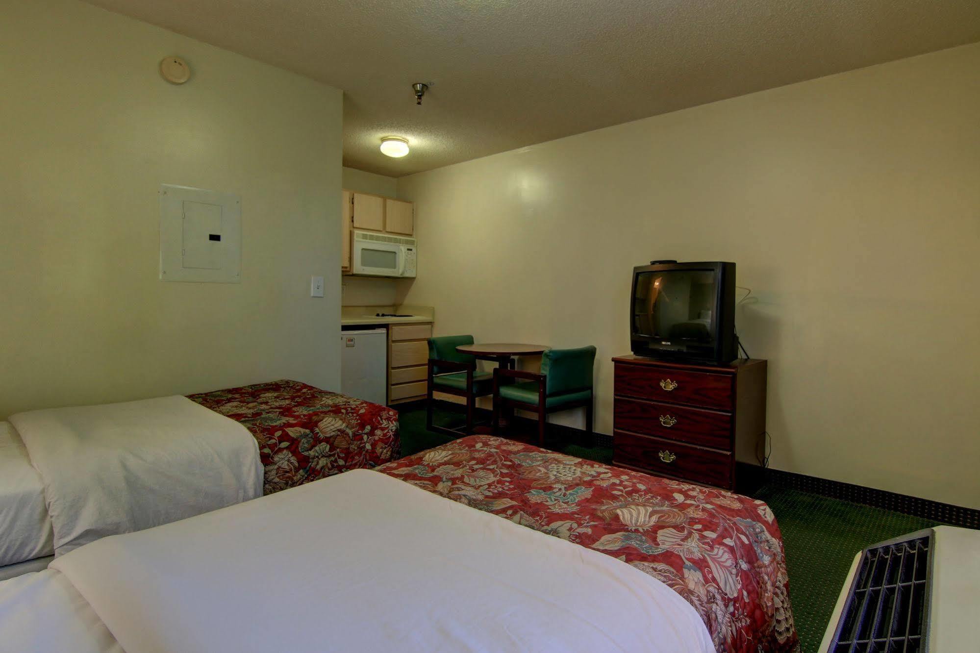 Intown Suites Extended Stay Raleigh Nc- Capital Blvd Kültér fotó